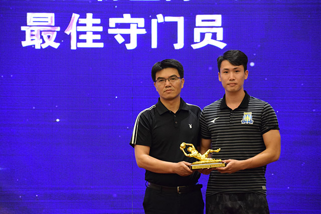 外媒盘点金球奖前30最佳阵容 维哈姆前锋马丁守门