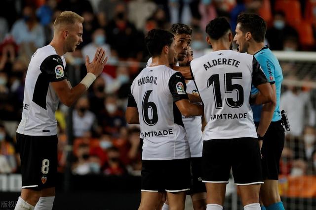 赵继伟19+10辽宁4-0横扫新疆 成就3连冠伟业