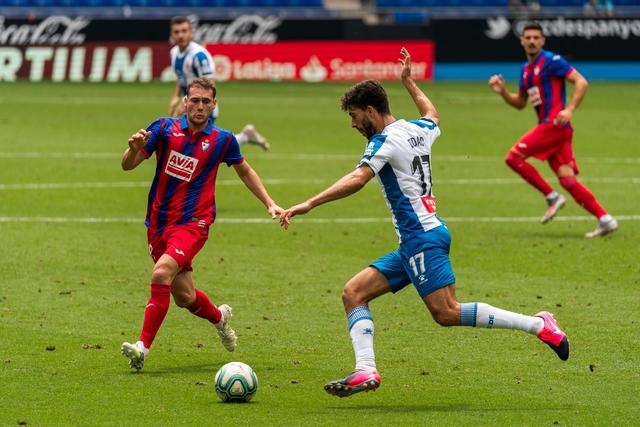 阿莫林执教曼联第一周 展现出非凡的魅力和自信